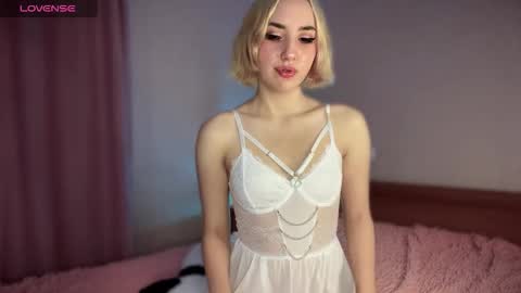 Tina online show from September 2025 07:12:01 AM