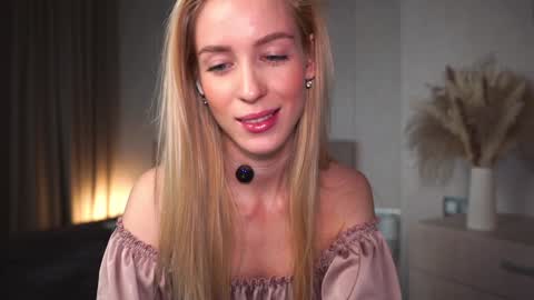 Olivia online show from January 2025 08:04:02 AM