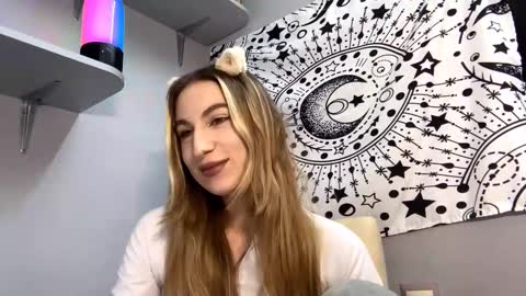 Gloria online show from December 2025 04:57:01 PM