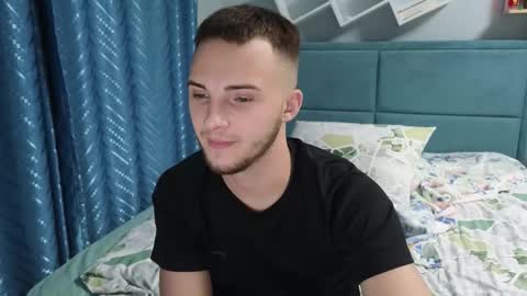 Snapshot of golden_boyyy21 chatting on November 2025 12:44:01 AM Golden boyyy21 online show from November 2025 12:44:01 AM