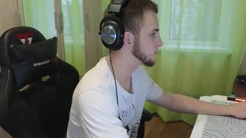 Snapshot of golden_boyyy21 chatting on December 2025 06:34:02 AM Golden boyyy21 online show from December 2025 06:34:02 AM