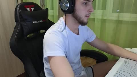 Snapshot of golden_boyyy21 chatting on December 2025 07:53:02 PM Golden boyyy21 online show from December 2025 07:53:02 PM