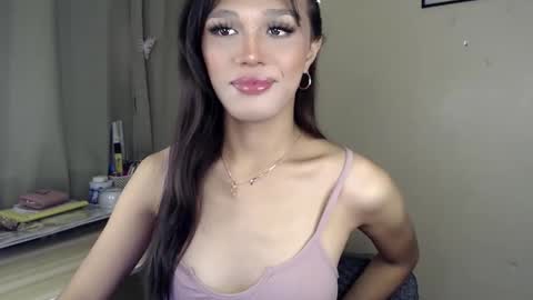 Lily is Gold online show from October 2025 12:41:02 AM