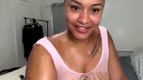 GoldenPuss online show from November 2025 10:30:01 PM