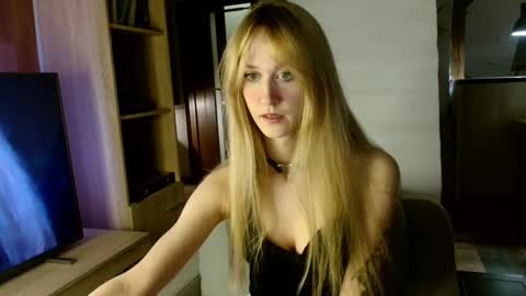GoldieHanny online show from February 2025 06:48:02 PM