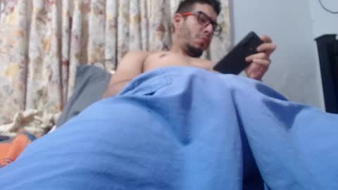 julin Andrs online show from December 2024 03:01:02 PM