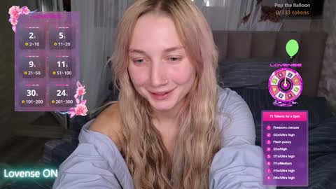 goodgirl0024 online show from December 2024 08:32:01 PM