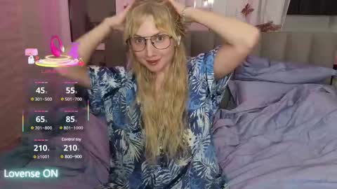 goodgirl0024 online show from February 2025 07:52:01 PM