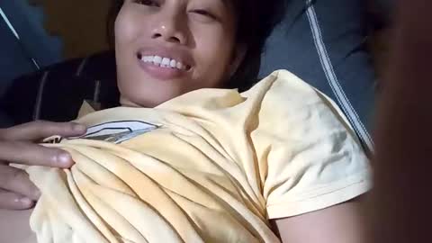 Snapshot of gorgeouspinay_babe chatting on October 2025 12:14:02 PM GorgeousPinay babe online show from October 2025 12:14:02 PM