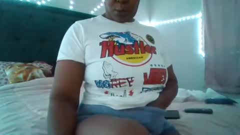 Snapshot of gotcake713 chatting on September 2025 02:22:02 PM Sue Goddess online show from September 2025 02:22:02 PM