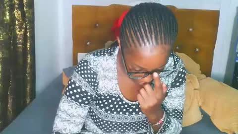 Snapshot of graceessy chatting on November 2025 08:13:02 AM graceessy online show from November 2025 08:13:02 AM