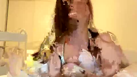 Snapshot of gracemeow chatting on November 2025 01:24:01 PM gracemeow online show from November 2025 01:24:01 PM