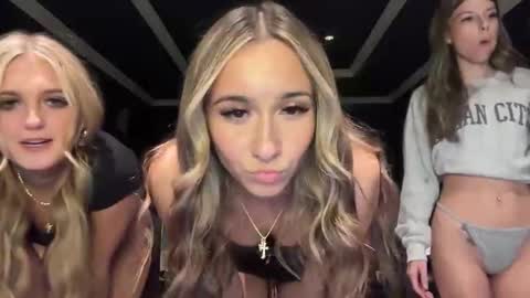 graceyrose online show from October 2025 03:07:01 AM