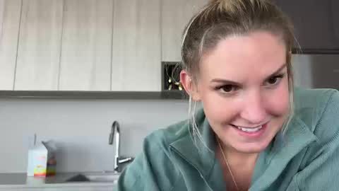 Snapshot of graciemae_baexx chatting on September 2025 04:40:02 PM Gracie Mae online show from September 2025 04:40:02 PM