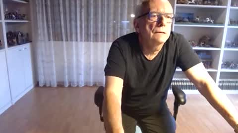 Snapshot of grandpach chatting on October 2025 12:02:02 PM grandpach online show from October 2025 12:02:02 PM