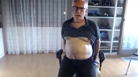 Snapshot of grandpach chatting on November 2025 02:35:01 PM grandpach online show from November 2025 02:35:01 PM