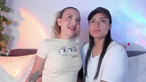 Snapshot of grave_duo chatting on November 2025 06:23:02 AM GRAVE DUO online show from November 2025 06:23:02 AM