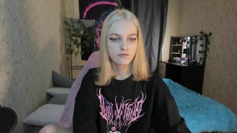 Lilith online show from December 2024 04:38:01 AM