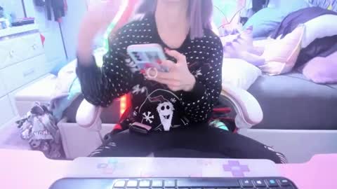 GreenEyedLovexo online show from December 2024 07:11:02 PM
