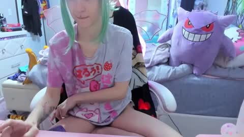 Snapshot of greeneyedlovexo chatting on October 2025 03:07:02 PM GreenEyedLovexo online show from October 2025 03:07:02 PM