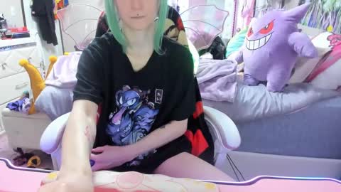 Snapshot of greeneyedlovexo chatting on October 2025 06:39:01 PM GreenEyedLovexo online show from October 2025 06:39:01 PM