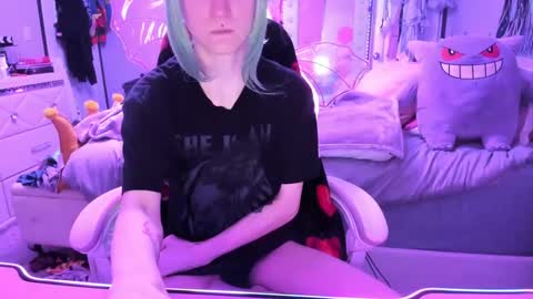 Snapshot of greeneyedlovexo chatting on October 2025 01:10:01 PM GreenEyedLovexo online show from October 2025 01:10:01 PM