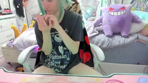 Snapshot of greeneyedlovexo chatting on October 2025 07:36:02 PM GreenEyedLovexo online show from October 2025 07:36:02 PM