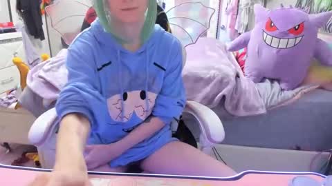 Snapshot of greeneyedlovexo chatting on October 2025 04:07:02 PM GreenEyedLovexo online show from October 2025 04:07:02 PM