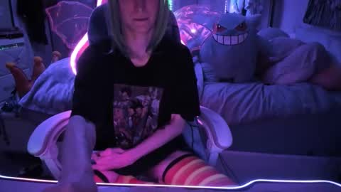 Snapshot of greeneyedlovexo chatting on October 2025 05:48:02 AM GreenEyedLovexo online show from October 2025 05:48:02 AM