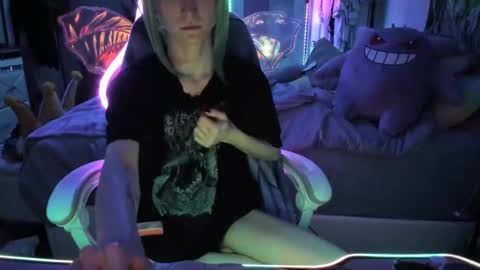 Snapshot of greeneyedlovexo chatting on November 2025 06:36:01 AM GreenEyedLovexo online show from November 2025 06:36:01 AM