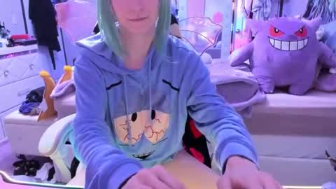 Snapshot of greeneyedlovexo chatting on November 2025 02:33:02 AM GreenEyedLovexo online show from November 2025 02:33:02 AM