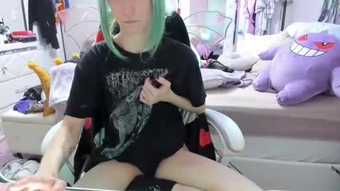 Snapshot of greeneyedlovexo chatting on November 2025 07:03:01 PM GreenEyedLovexo online show from November 2025 07:03:01 PM