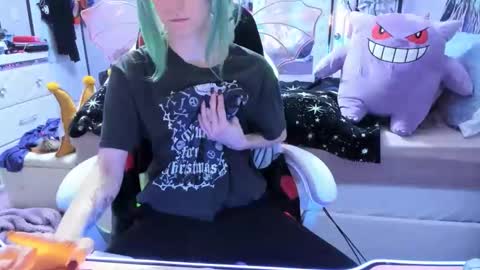 Snapshot of greeneyedlovexo chatting on November 2025 03:04:01 AM GreenEyedLovexo online show from November 2025 03:04:01 AM