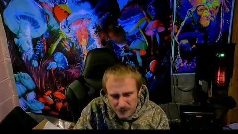 Greenlungs8195 online show from December 2024 06:42:02 AM