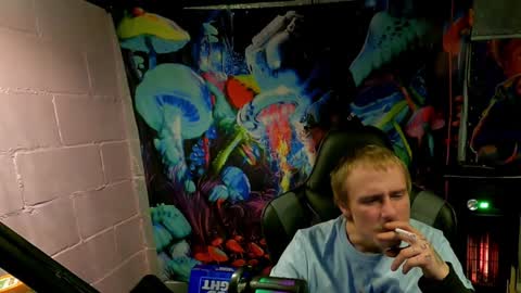 Greenlungs8195 online show from December 2024 09:39:01 AM