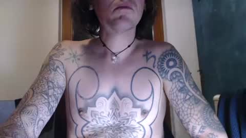 Snapshot of greenmoon88888 chatting on December 2025 02:20:02 AM Greenmoon online show from December 2025 02:20:02 AM