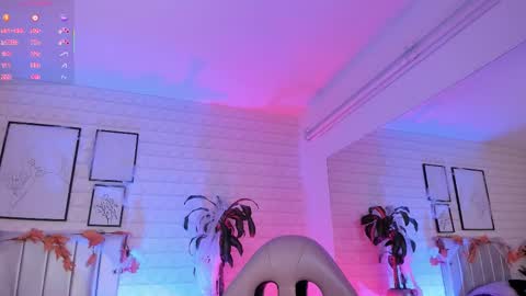 Snapshot of greennbella chatting on October 2025 07:14:01 PM online show from October 2025 07:14:01 PM