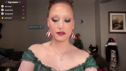 Snapshot of greenxxxqueen chatting on December 2024 09:16:02 AM SexQueen Nikki online show from December 2024 09:16:02 AM