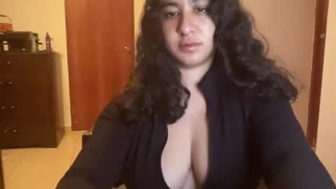 guatericankitty859 online show from November 2025 05:40:01 AM