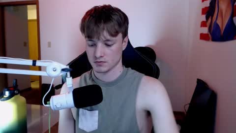 gucciboi4 online show from February 2025 03:54:01 AM