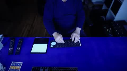 guesswhatigot2 online show from September 2025 07:42:01 AM