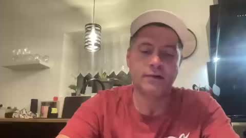 Snapshot of guil0 chatting on September 2025 01:41:02 AM guil0 online show from September 2025 01:41:02 AM