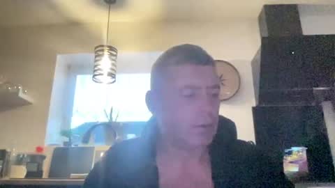 Snapshot of guil0 chatting on September 2025 09:36:01 AM guil0 online show from September 2025 09:36:01 AM