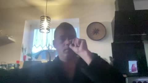 Snapshot of guil0 chatting on October 2025 09:40:01 AM guil0 online show from October 2025 09:40:01 AM