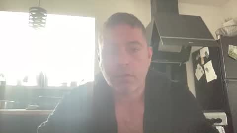 Snapshot of guil0 chatting on November 2025 12:05:02 PM guil0 online show from November 2025 12:05:02 PM