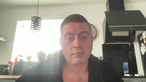 Snapshot of guil0 chatting on November 2025 11:32:02 AM guil0 online show from November 2025 11:32:02 AM