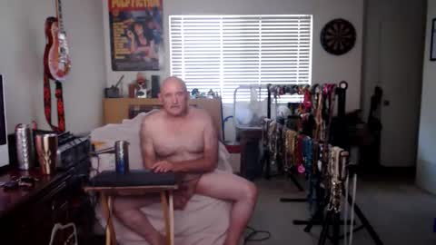 Snapshot of guitarsexgod chatting on October 2025 06:42:02 PM Mario online show from October 2025 06:42:02 PM