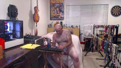 Snapshot of guitarsexgod chatting on October 2025 04:02:02 AM Mario online show from October 2025 04:02:02 AM