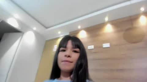 Snapshot of gummyluv chatting on October 2025 11:35:02 PM gummyluv online show from October 2025 11:35:02 PM