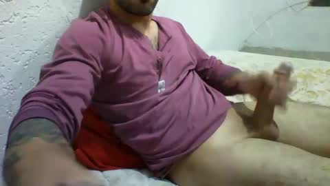 Snapshot of gustavyuri chatting on October 2025 09:58:02 PM Gustav online show from October 2025 09:58:02 PM